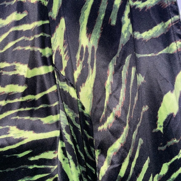 Dress L’ATISTE by Amy, green and black zebra print, size 1XL - Picture 4 of 4